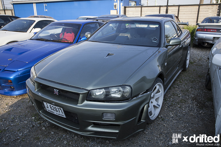nissan skyline bnr34 gtr